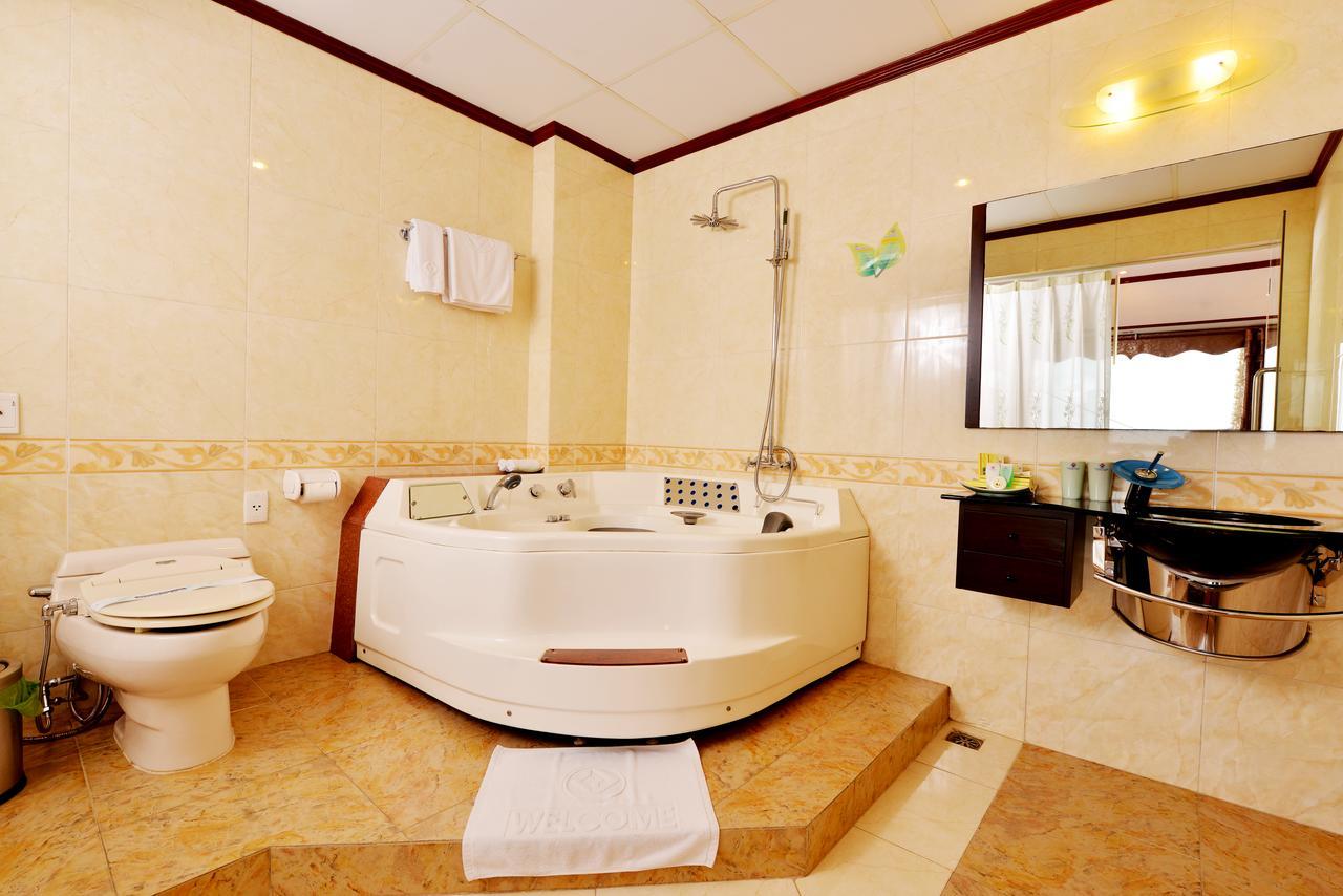 Grand Ha Long Hotel Buitenkant foto