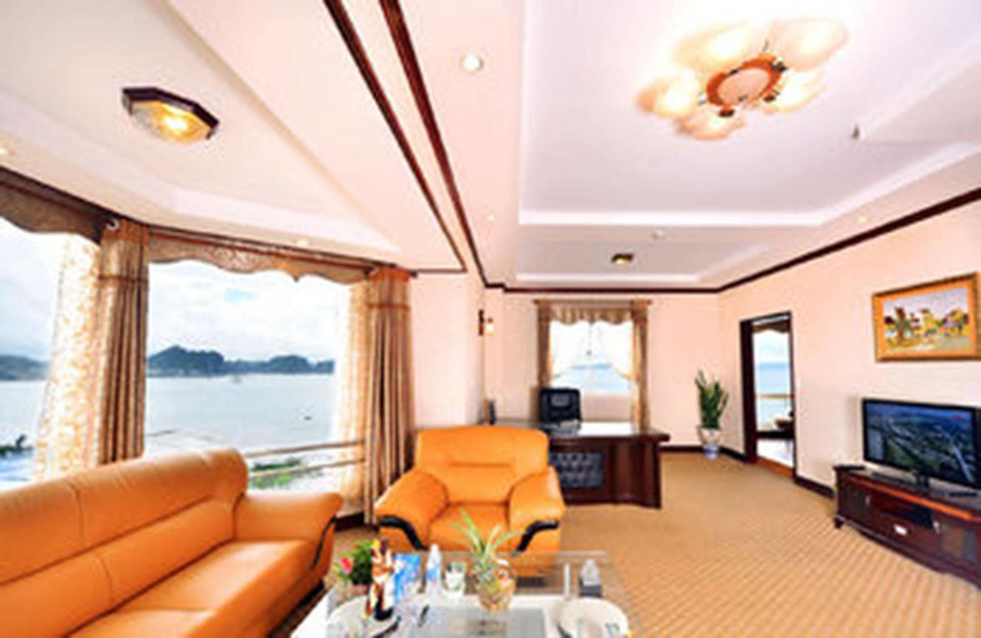 Grand Ha Long Hotel Buitenkant foto