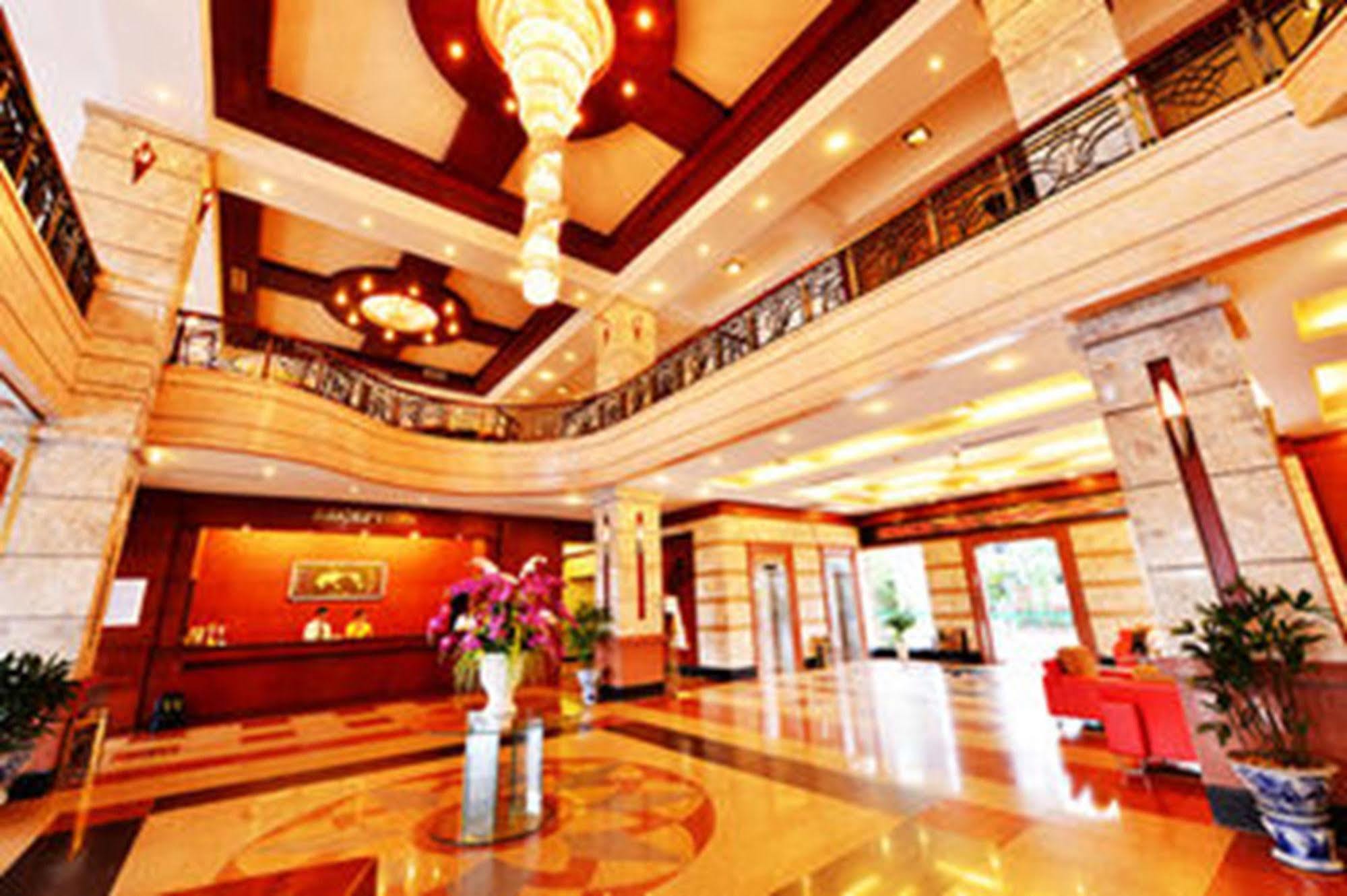 Grand Ha Long Hotel Buitenkant foto